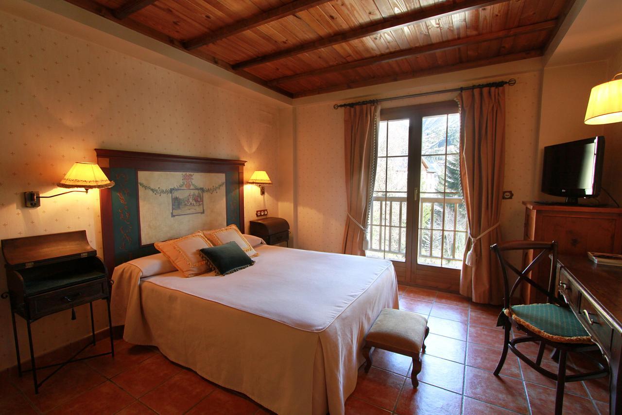 Hotel Bocale Sallent De Gallego Luaran gambar