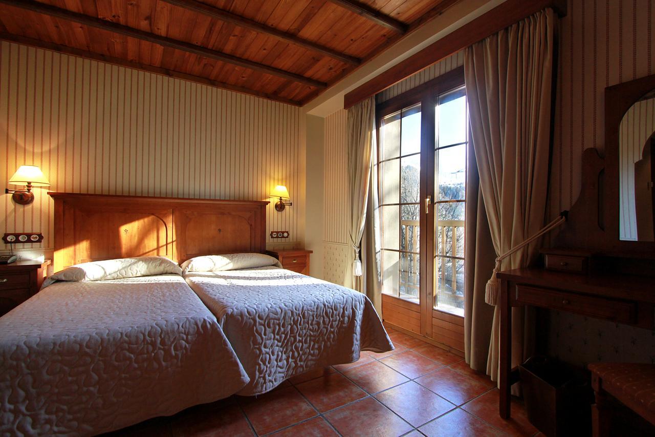 Hotel Bocale Sallent De Gallego Luaran gambar