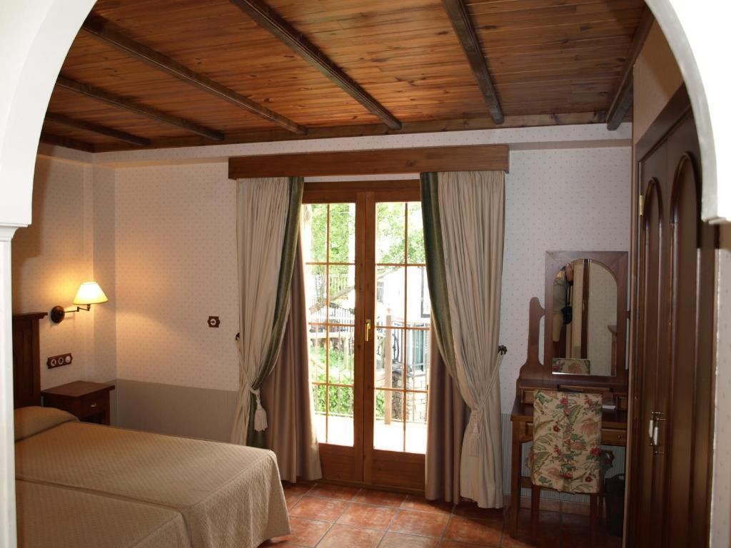 Hotel Bocale Sallent De Gallego Bilik gambar