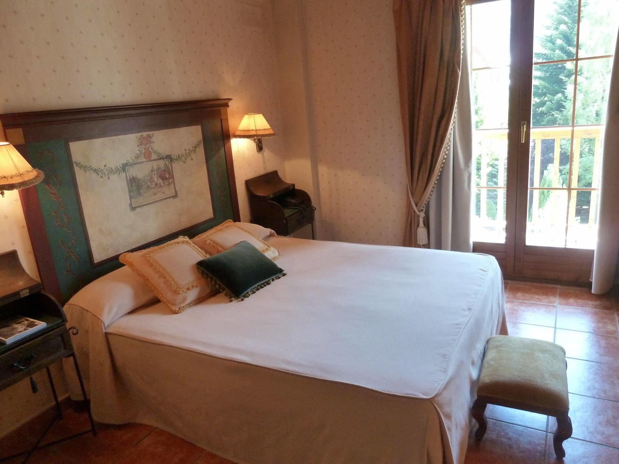 Hotel Bocale Sallent De Gallego Luaran gambar